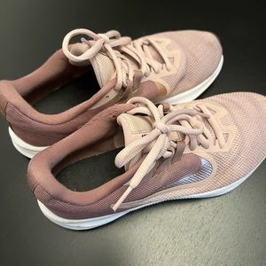 Nike runners women’s size 7